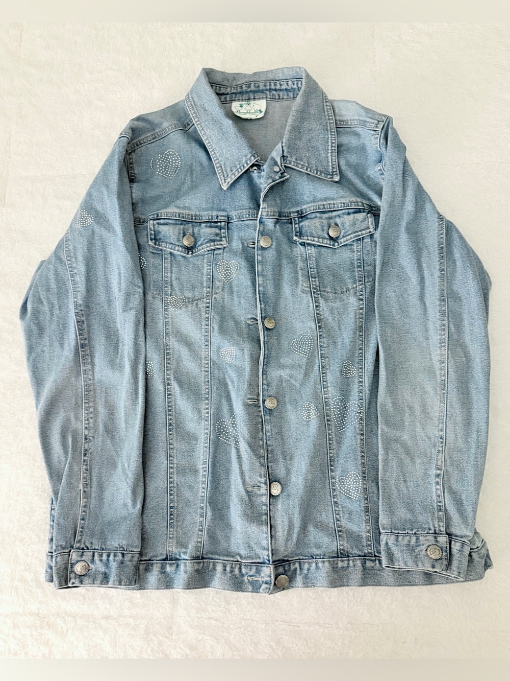 The Quacker Factory Rhinestone Heart Denim Jacket Light Wash Women’s Medium